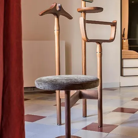 לינה וארוחת בוקר Dimora Clementina 4*