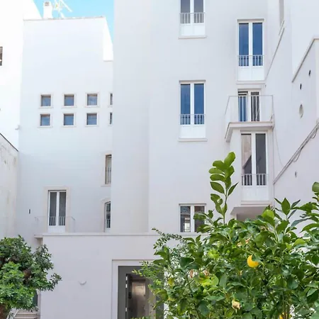 Dimora Clementina 4* פוטיניאנו