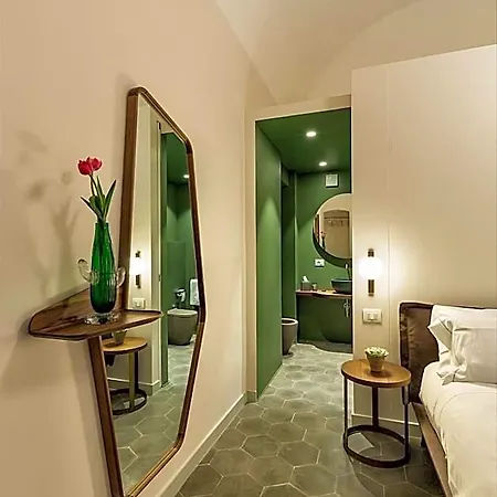 Dimora Clementina Bed & Breakfast 4*