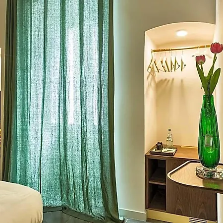 Dimora Clementina فندق مبيت وإفطار 4*