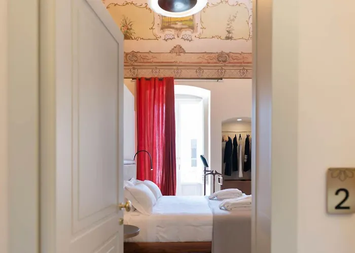 Dimora Clementina Bed & Breakfast 4*